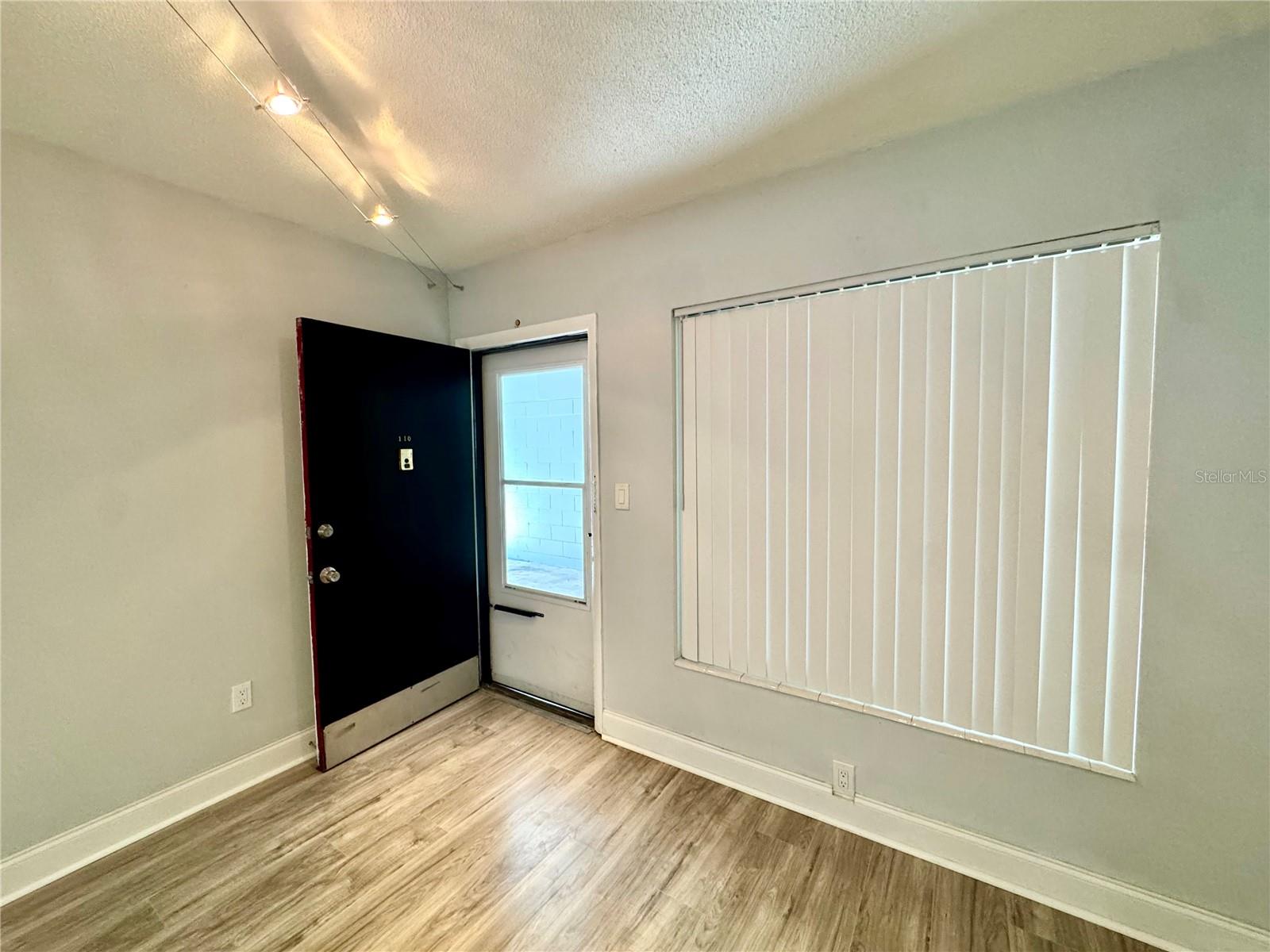 825 Primrose Drive, FL