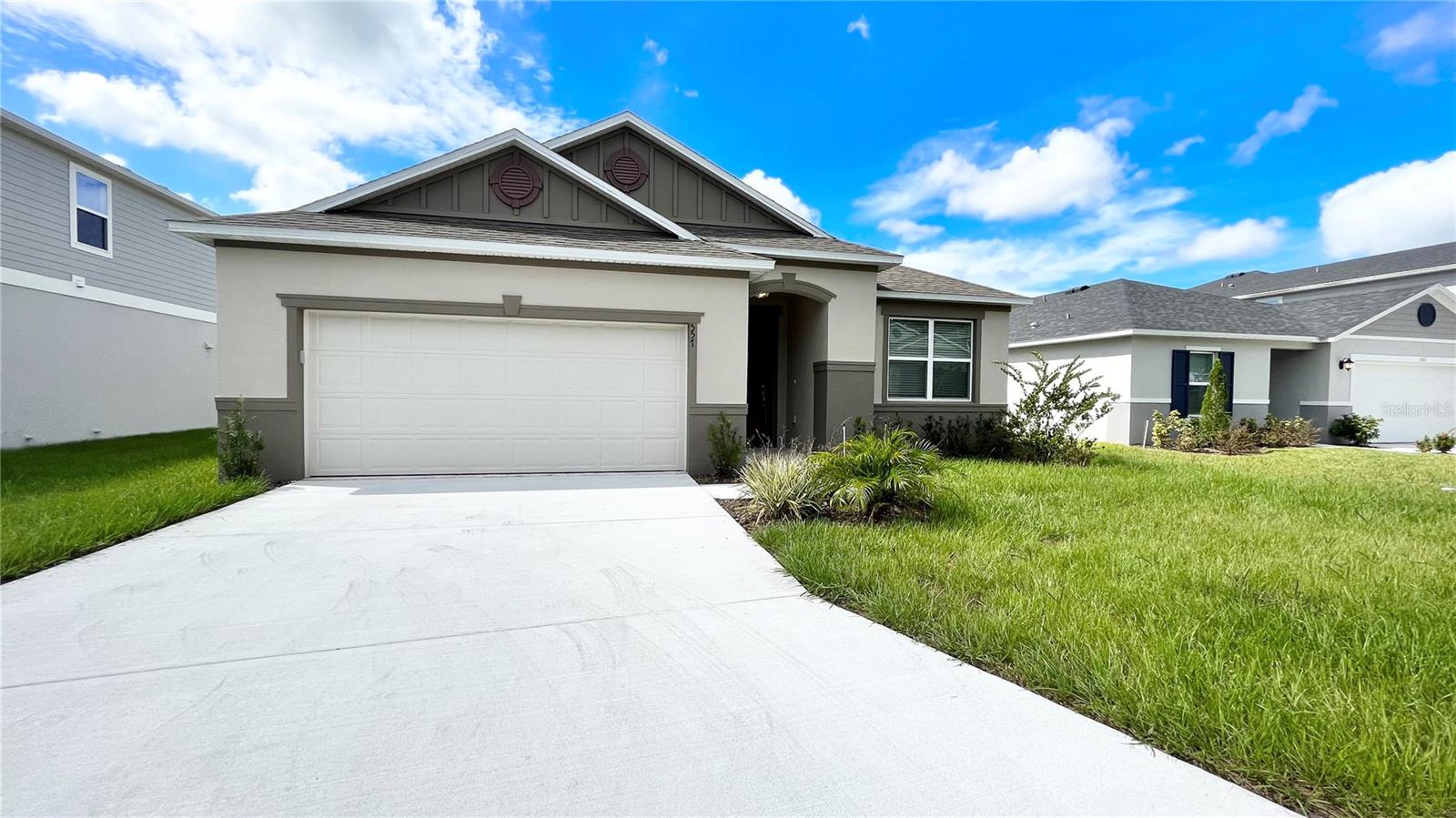 557 Scott Lake Creek Lane, FL