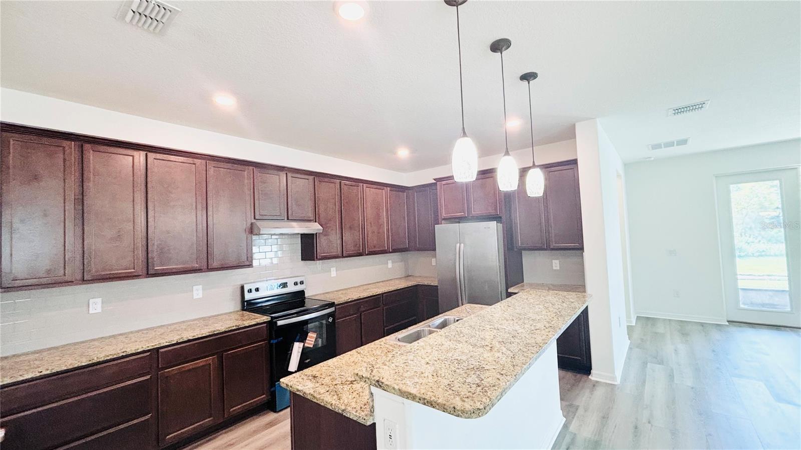 557 Scott Lake Creek Lane, FL