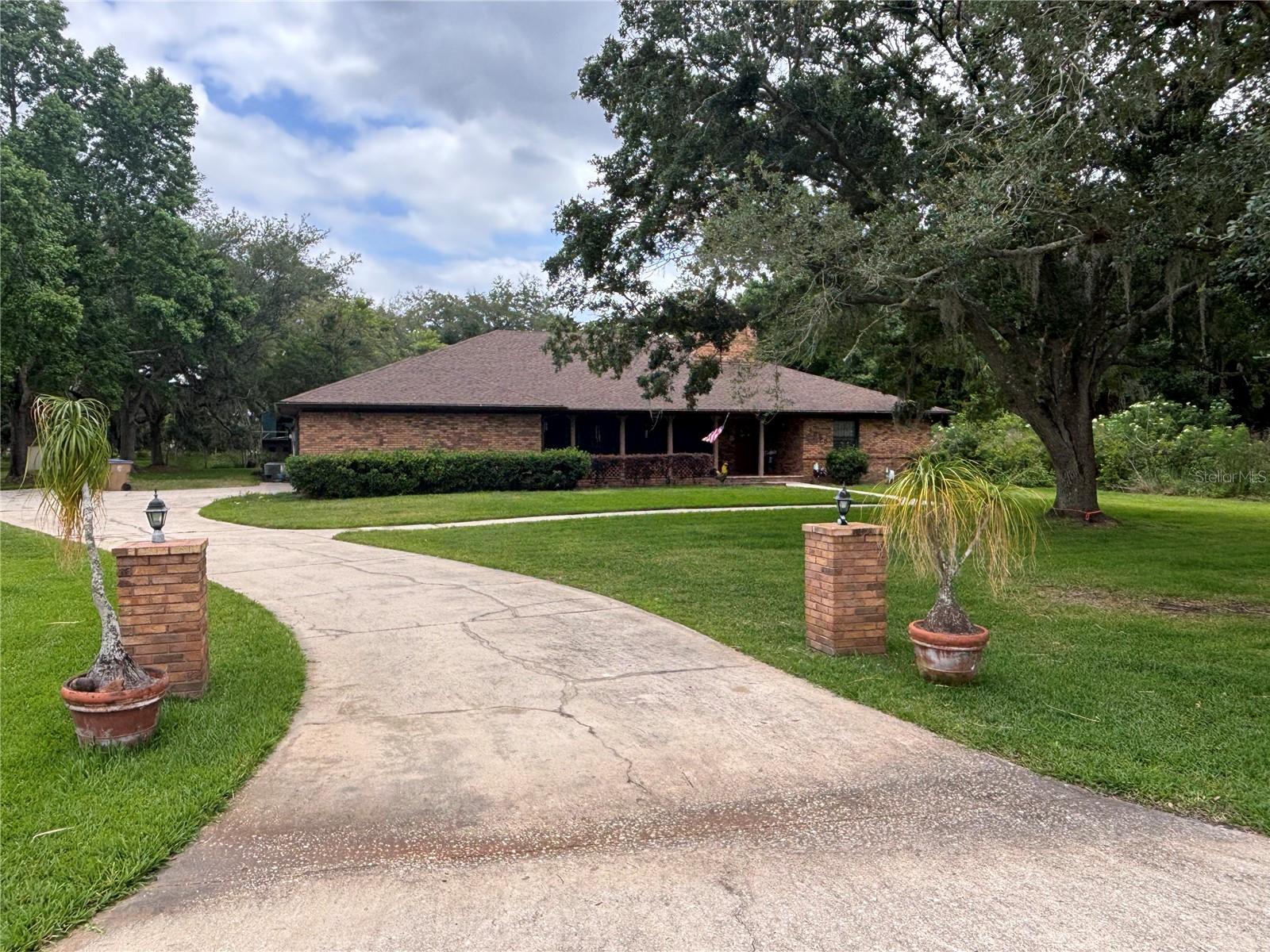 1825 Big Oak Lane Lane, FL