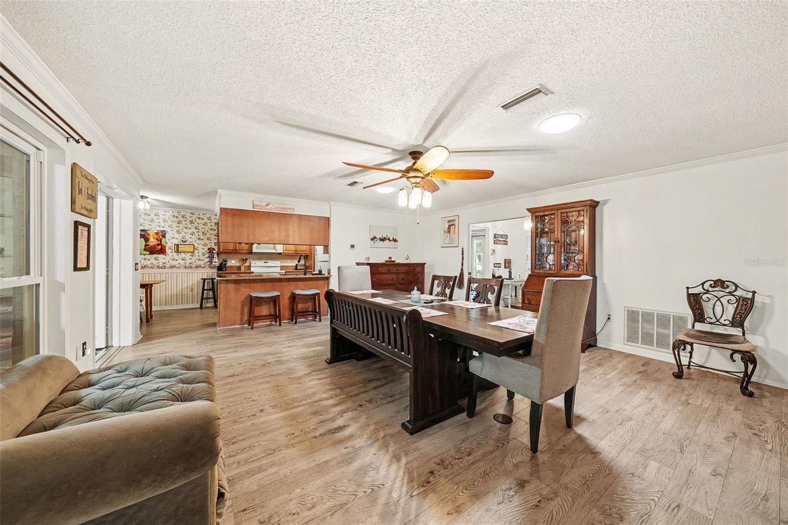 8251 Earlshire Lane, FL