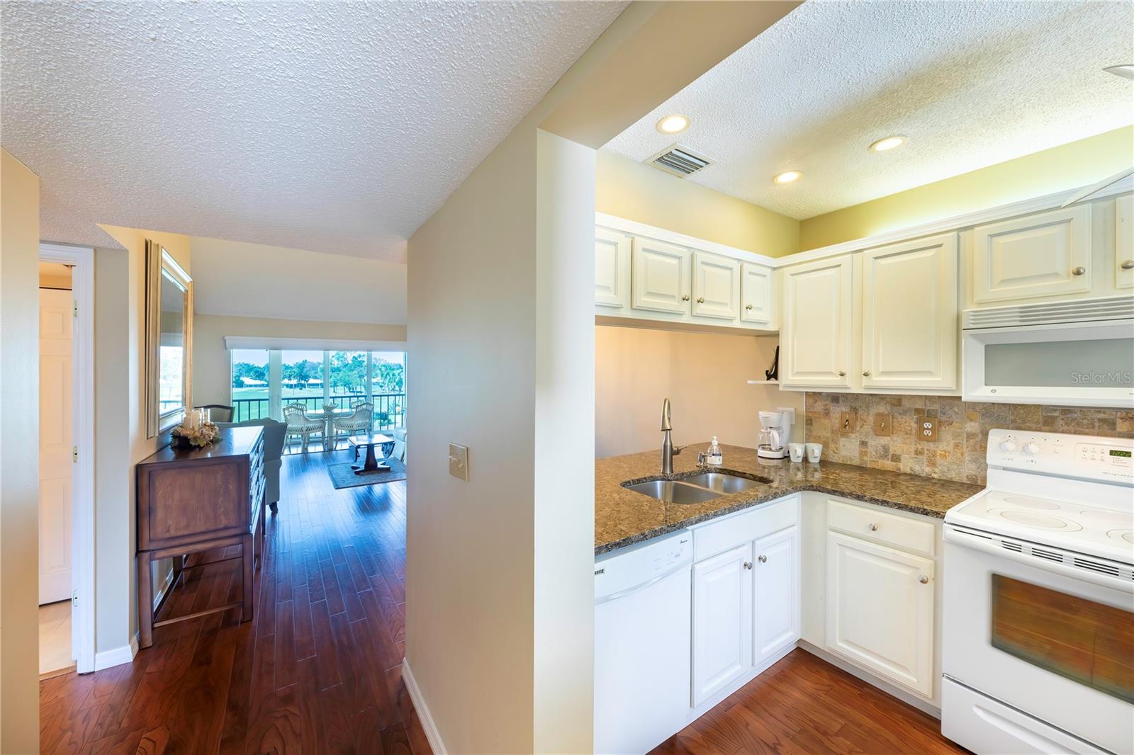 437 Cerromar Lane, FL