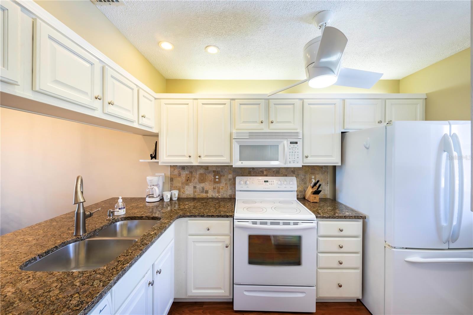 437 Cerromar Lane, FL