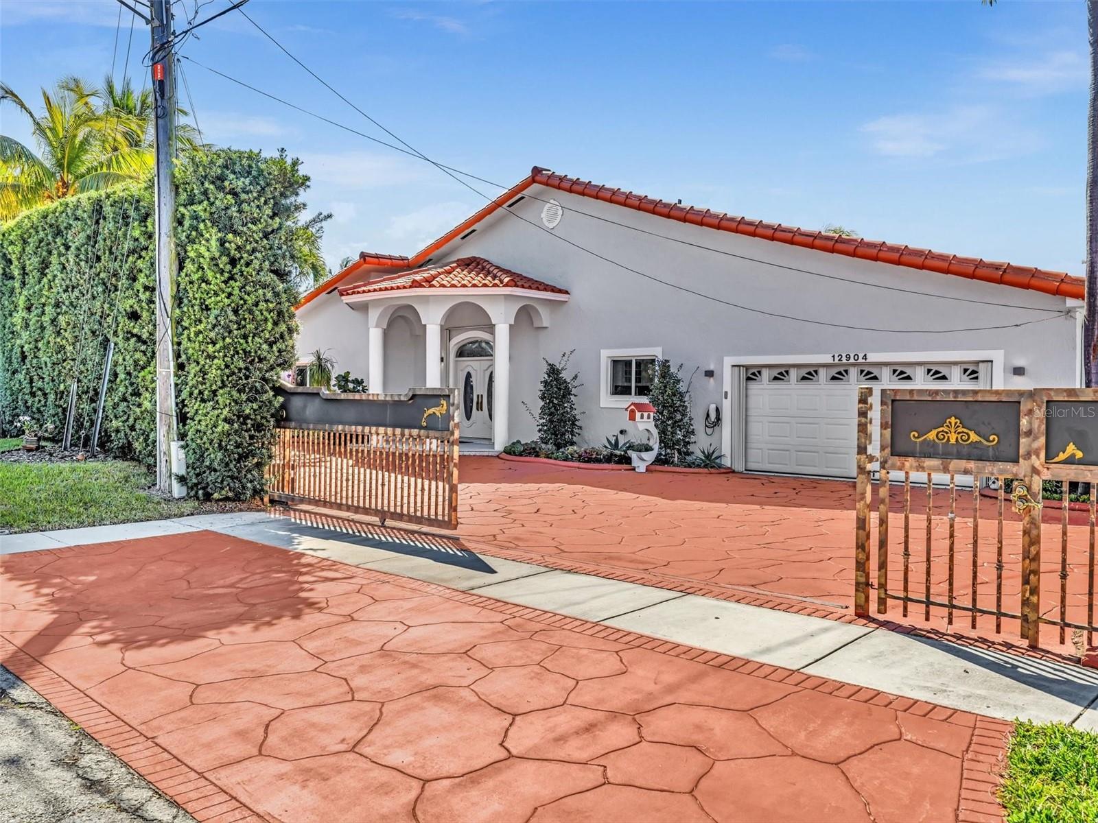12904 Banyan Road, FL