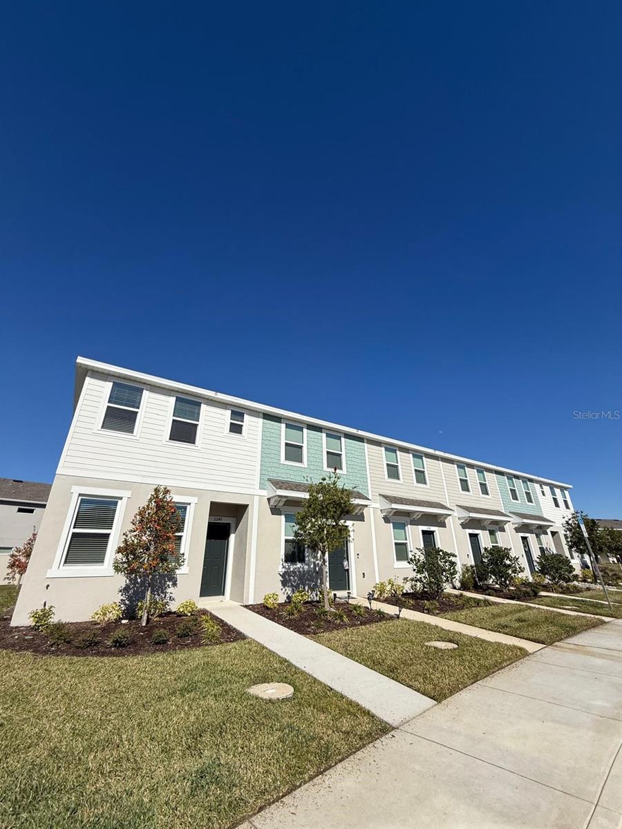 3208 Skyline Loop, FL