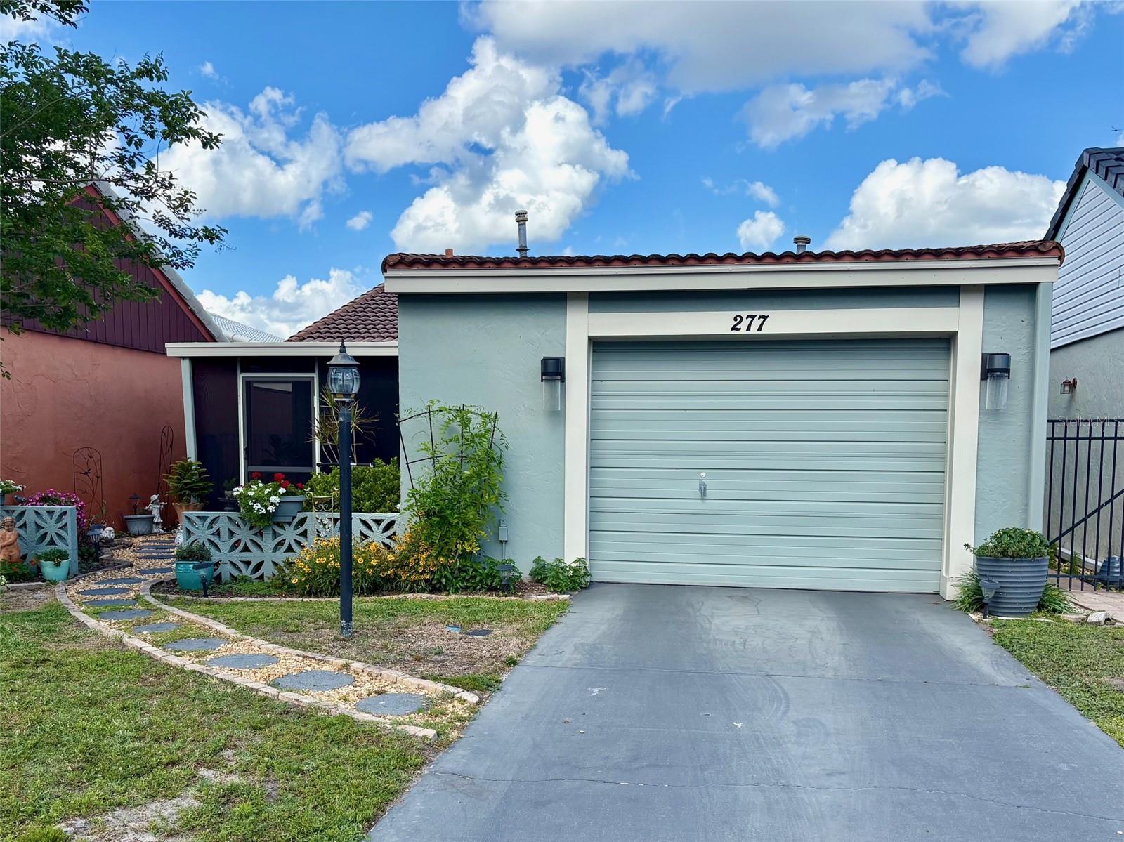 277 Mariposa, FL
