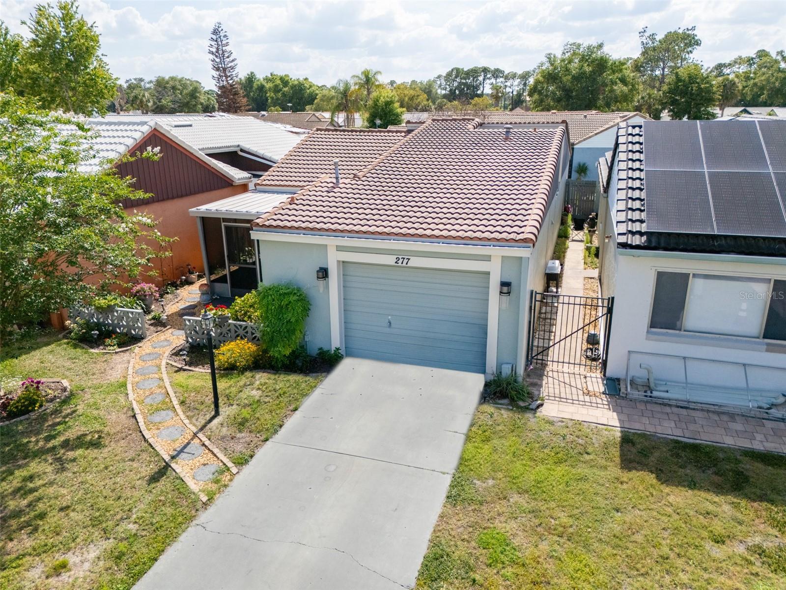 277 Mariposa, FL