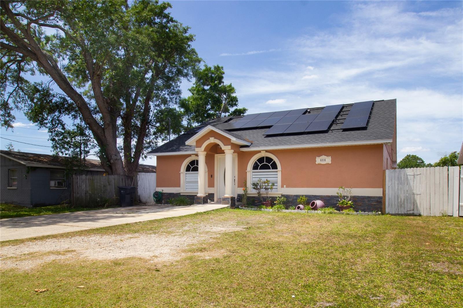 6914 N Himes Ave, FL