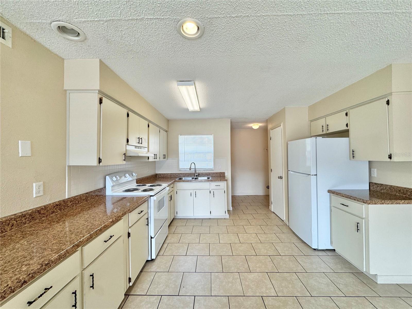 2540 Elm Avenue, FL