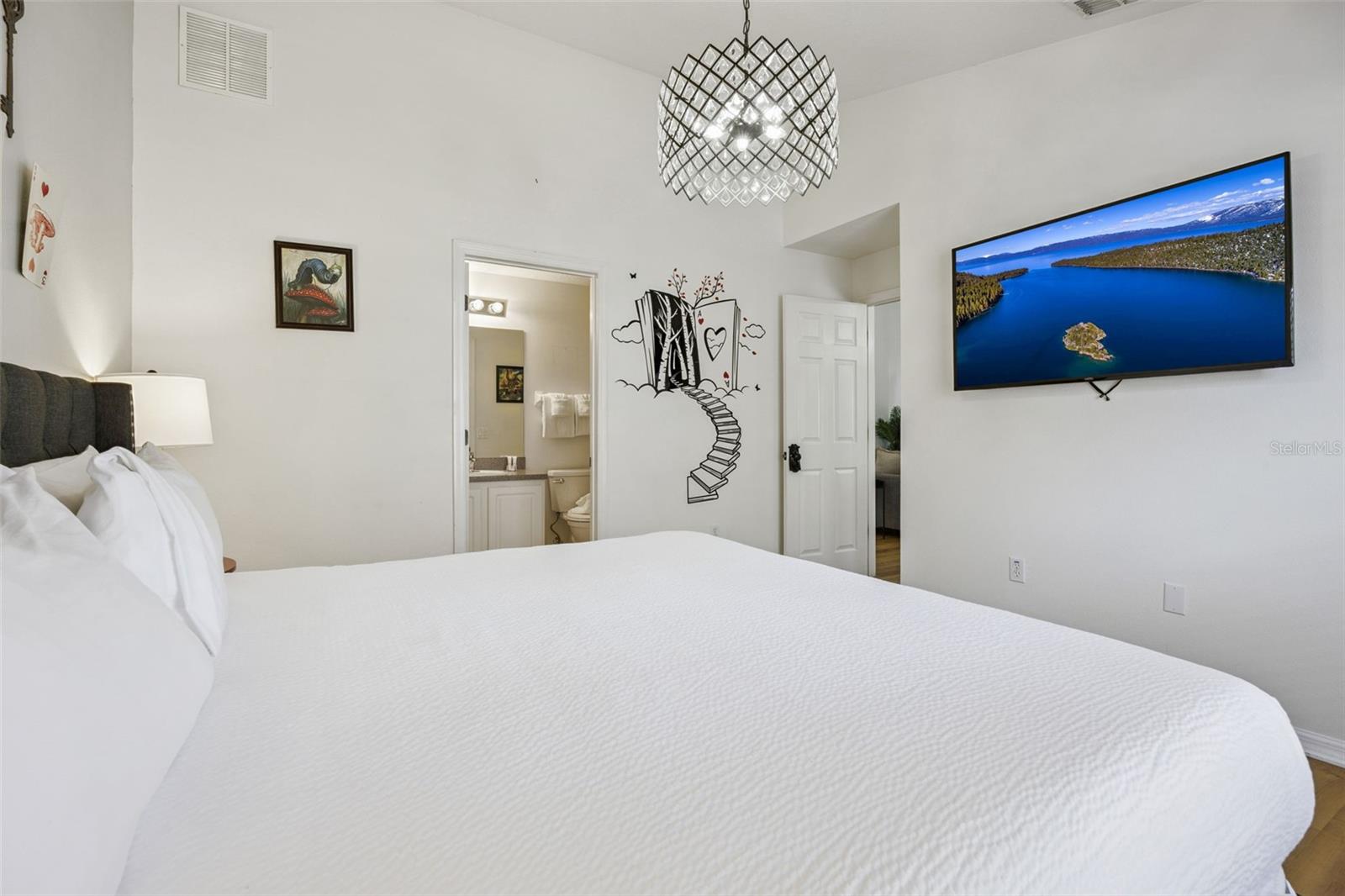 225 Tivoli Circle, FL