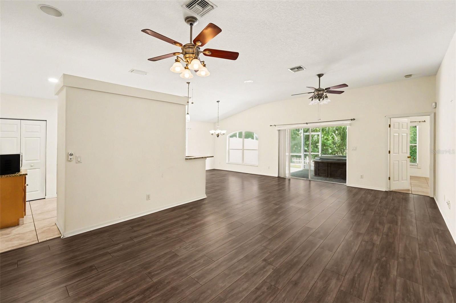 447 Dixie Highway, FL
