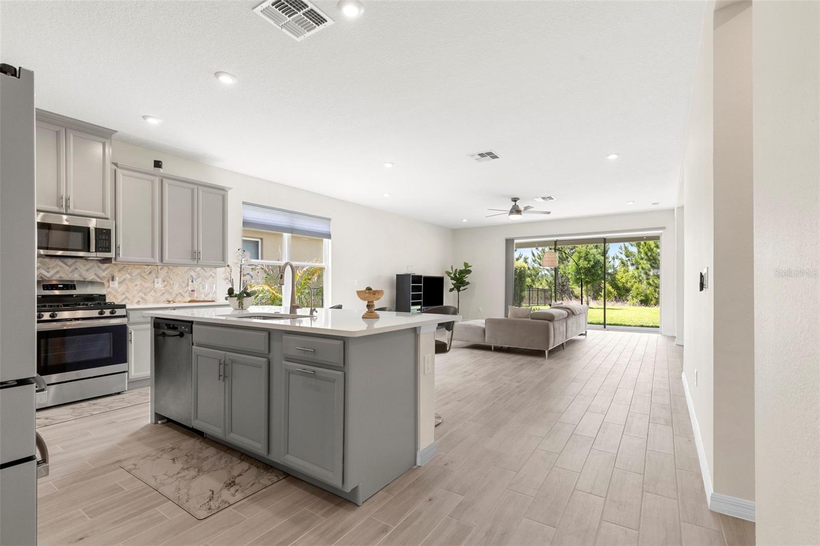 33410 Castaway Loop, FL