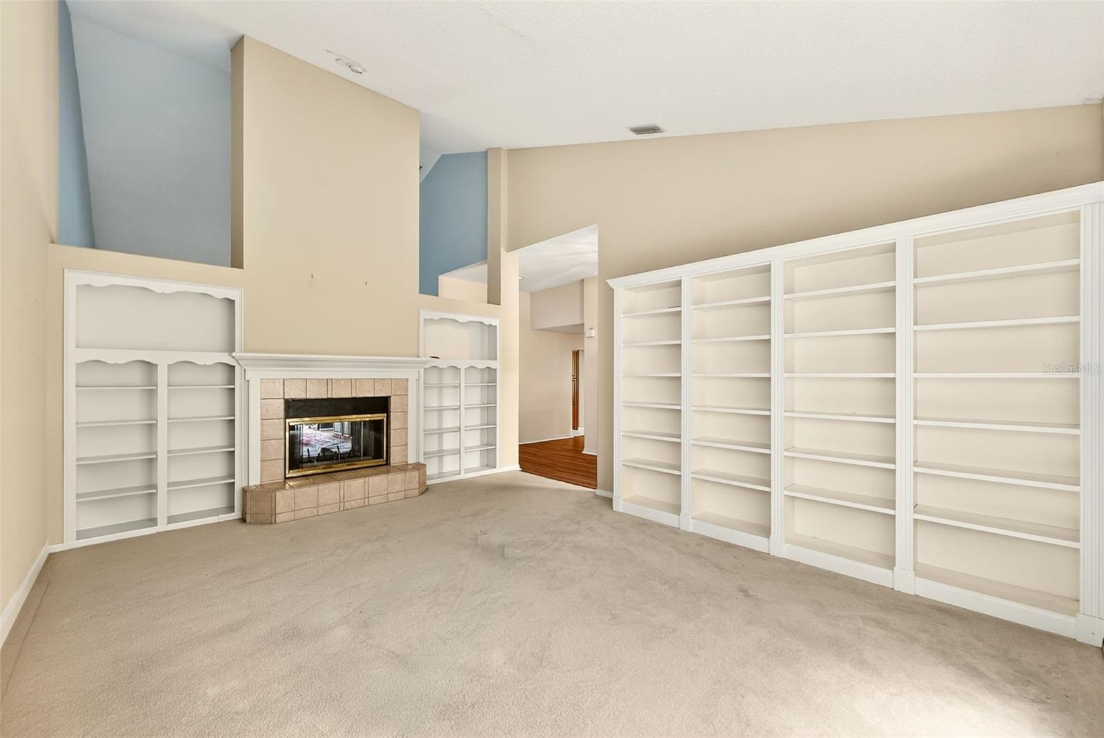 6517 Thoroughbred Loop, FL