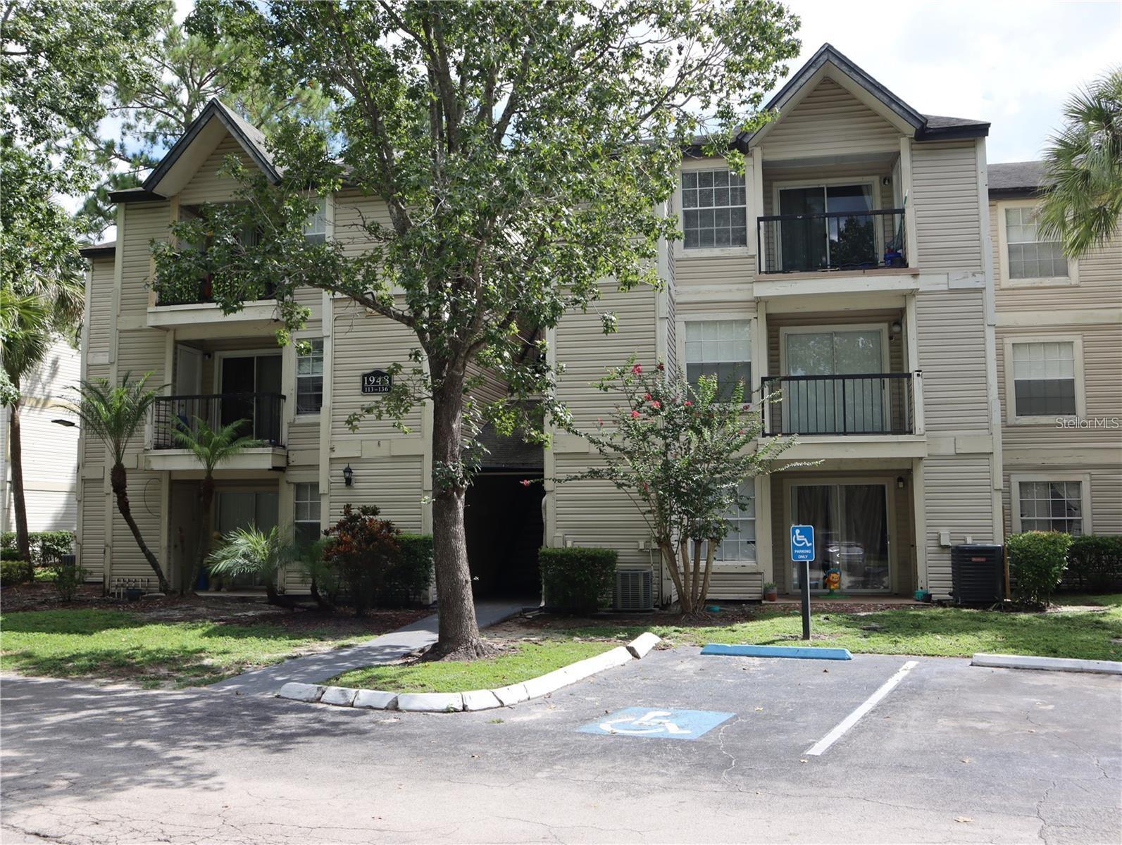 1948 Lake Atriums Circle, FL