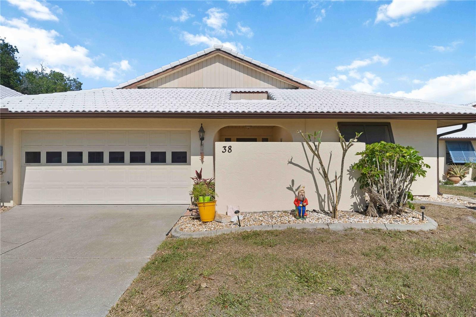 38 Pebble Rock Drive, FL