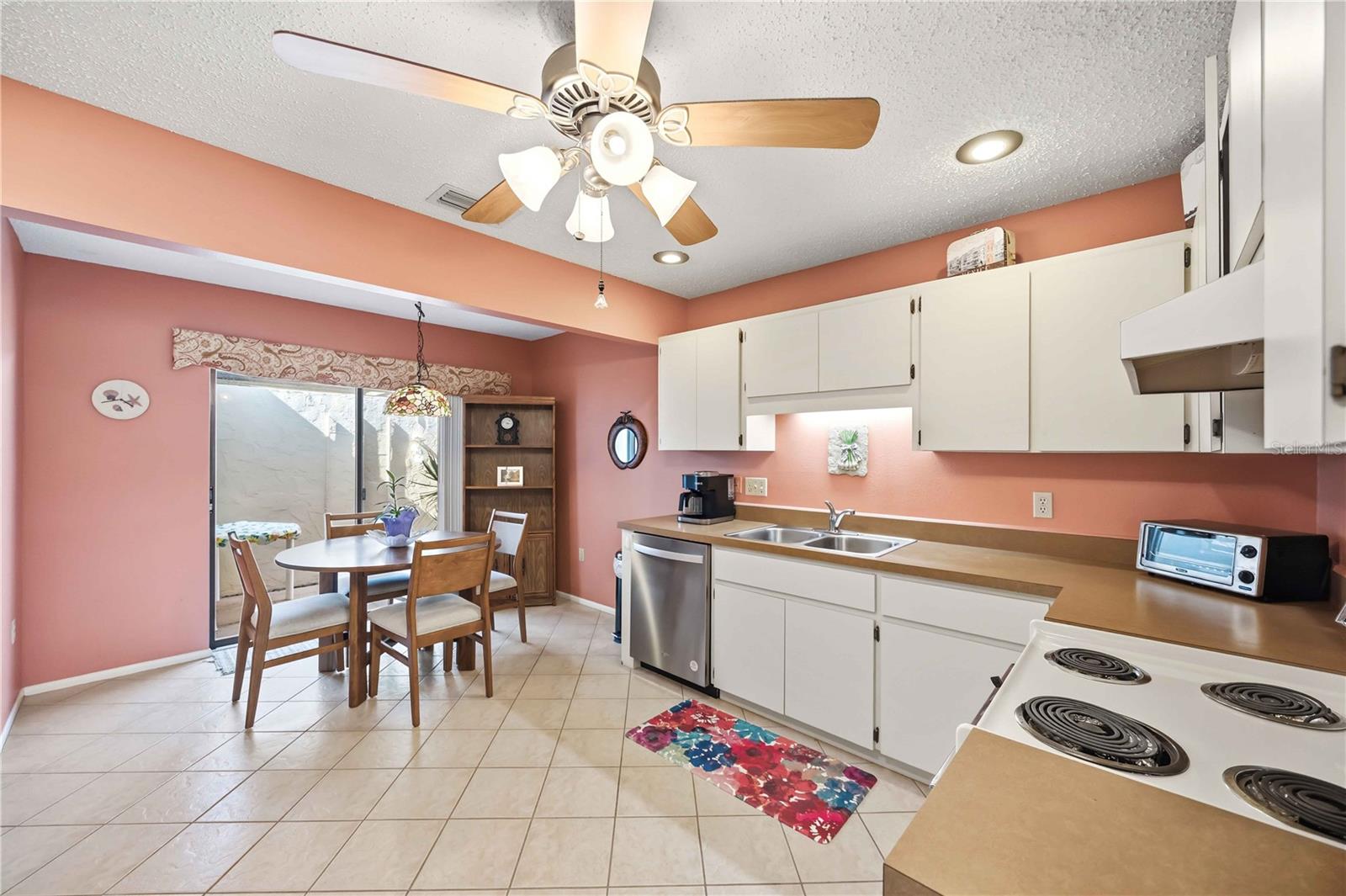 38 Pebble Rock Drive, FL