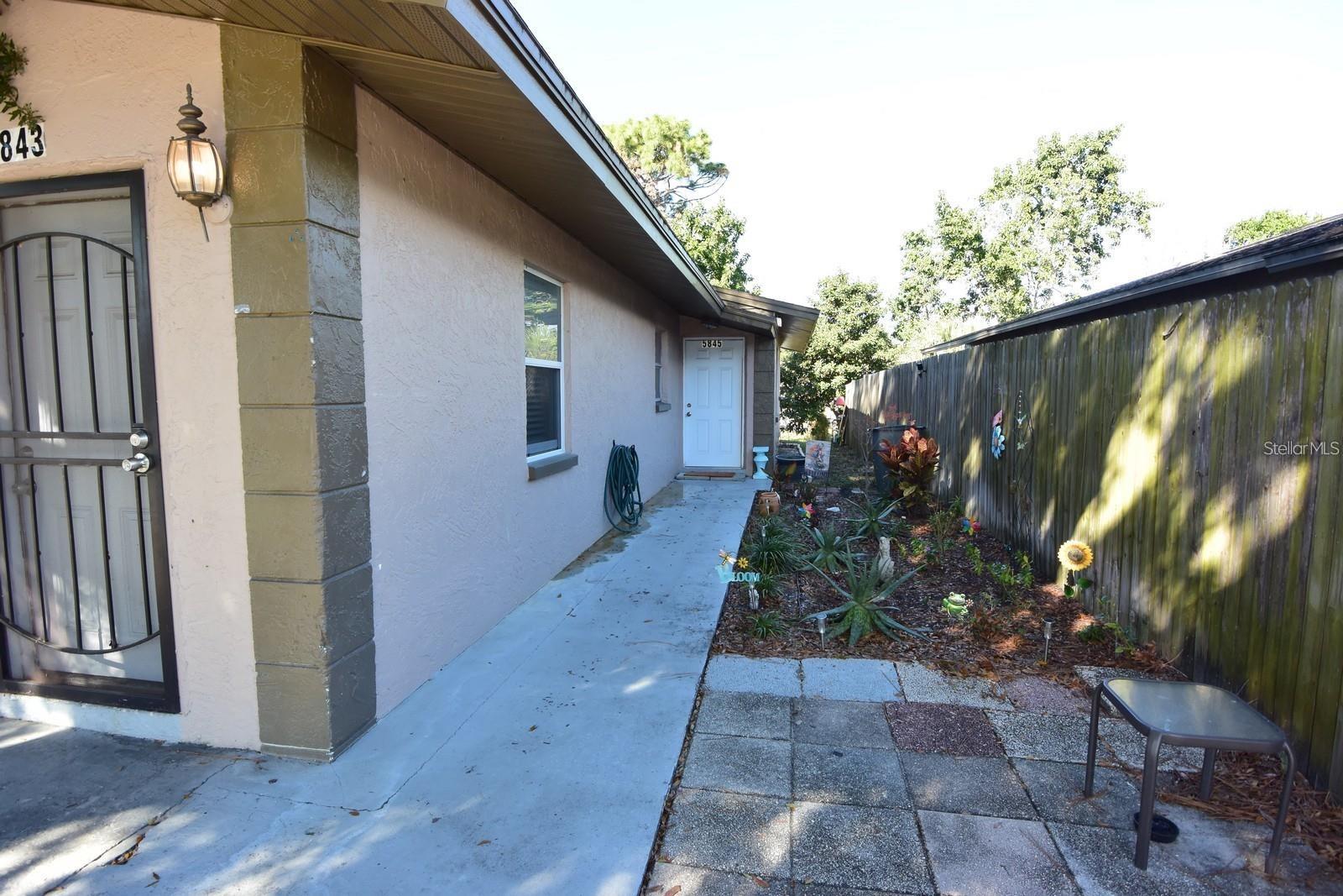5845 Elm Street, FL