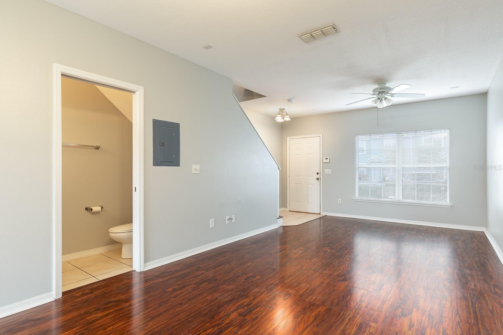 425 Wilton Circle, FL