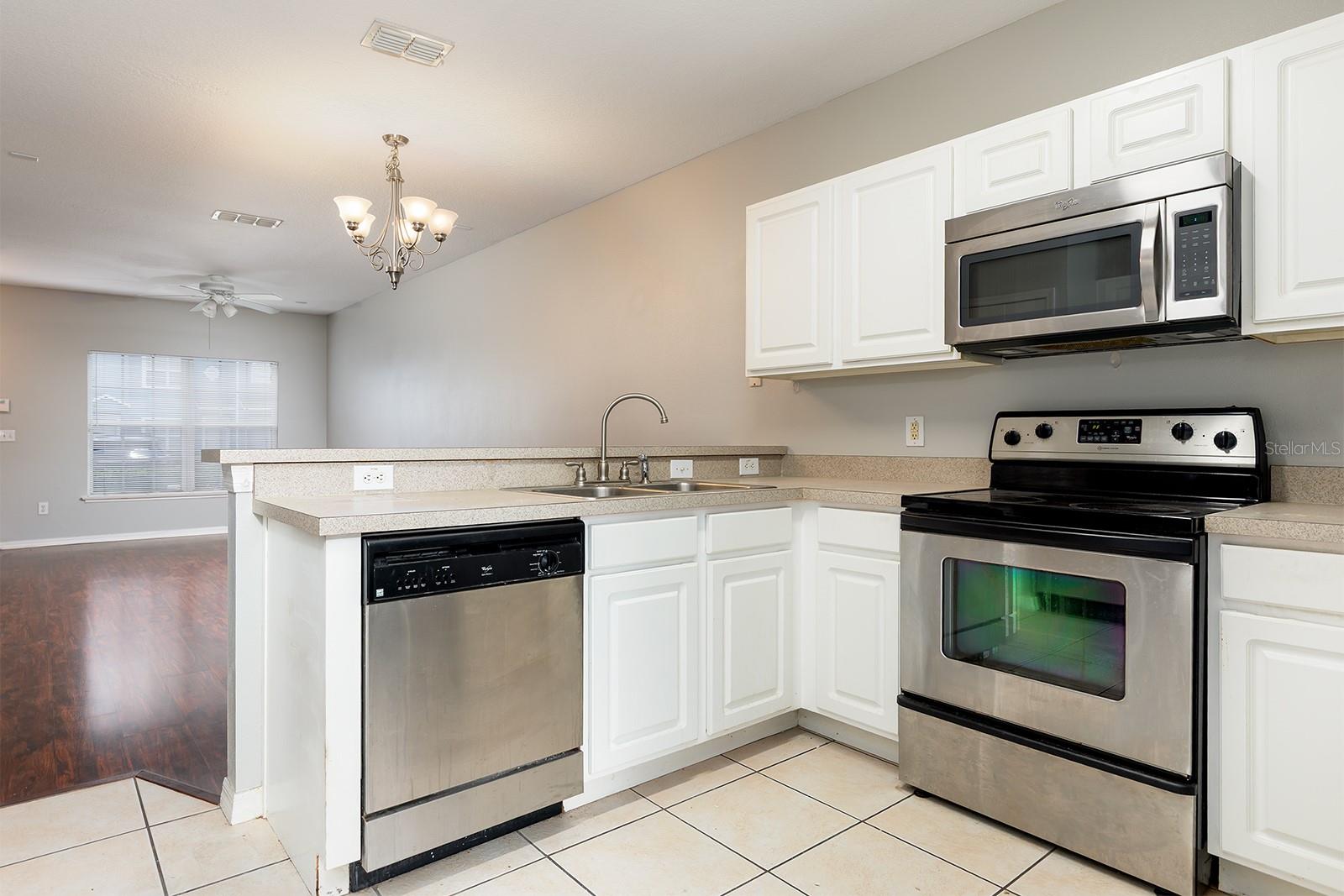 425 Wilton Circle, FL