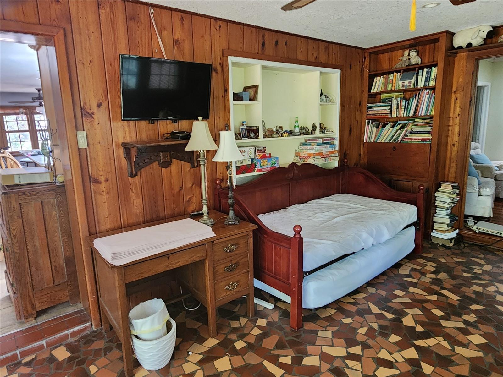 1427 10th Street, FL