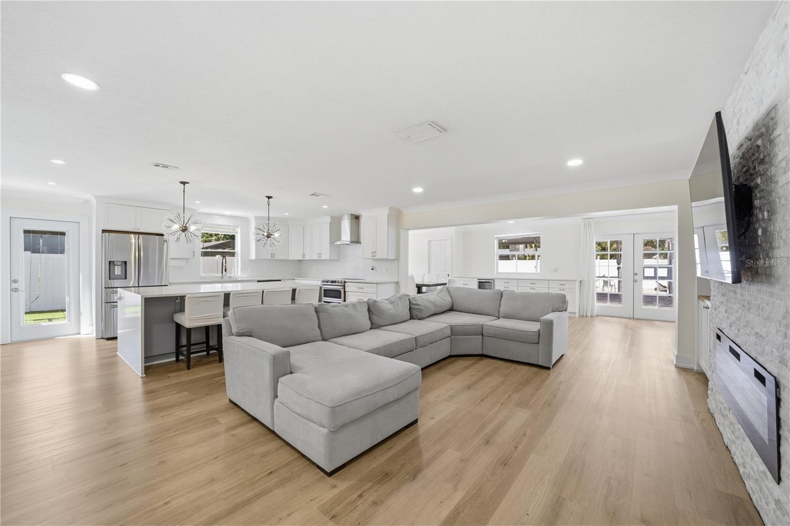 1057 Willis Avenue, FL