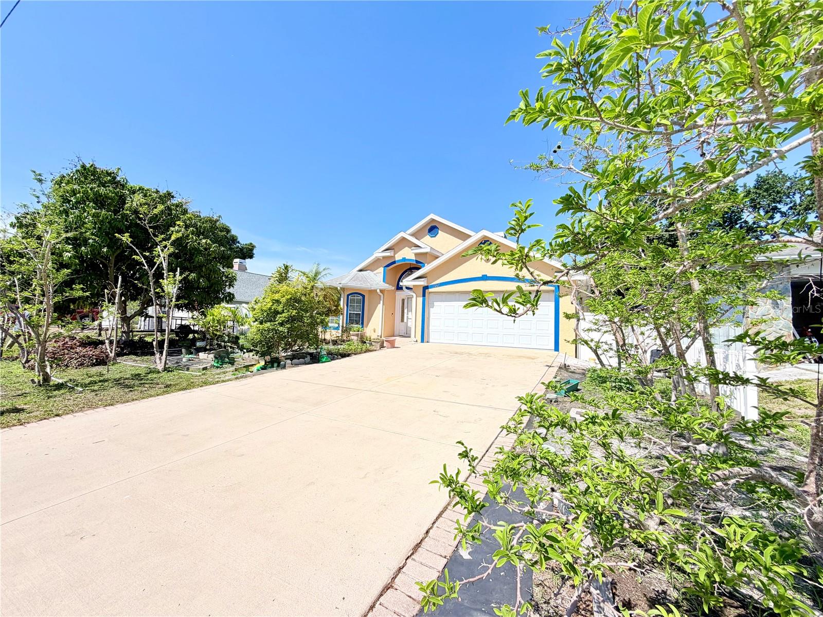 1150 Oakwood Drive, FL