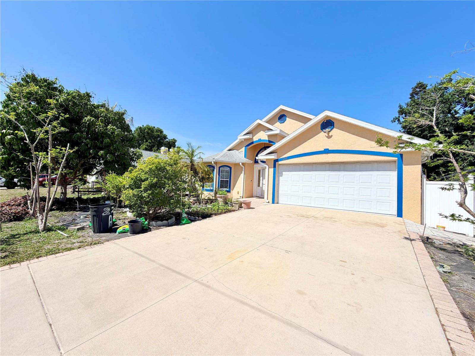 1150 Oakwood Drive, FL