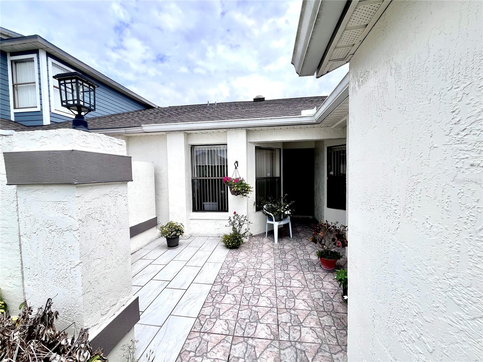 29 Lakepointe Circle, FL