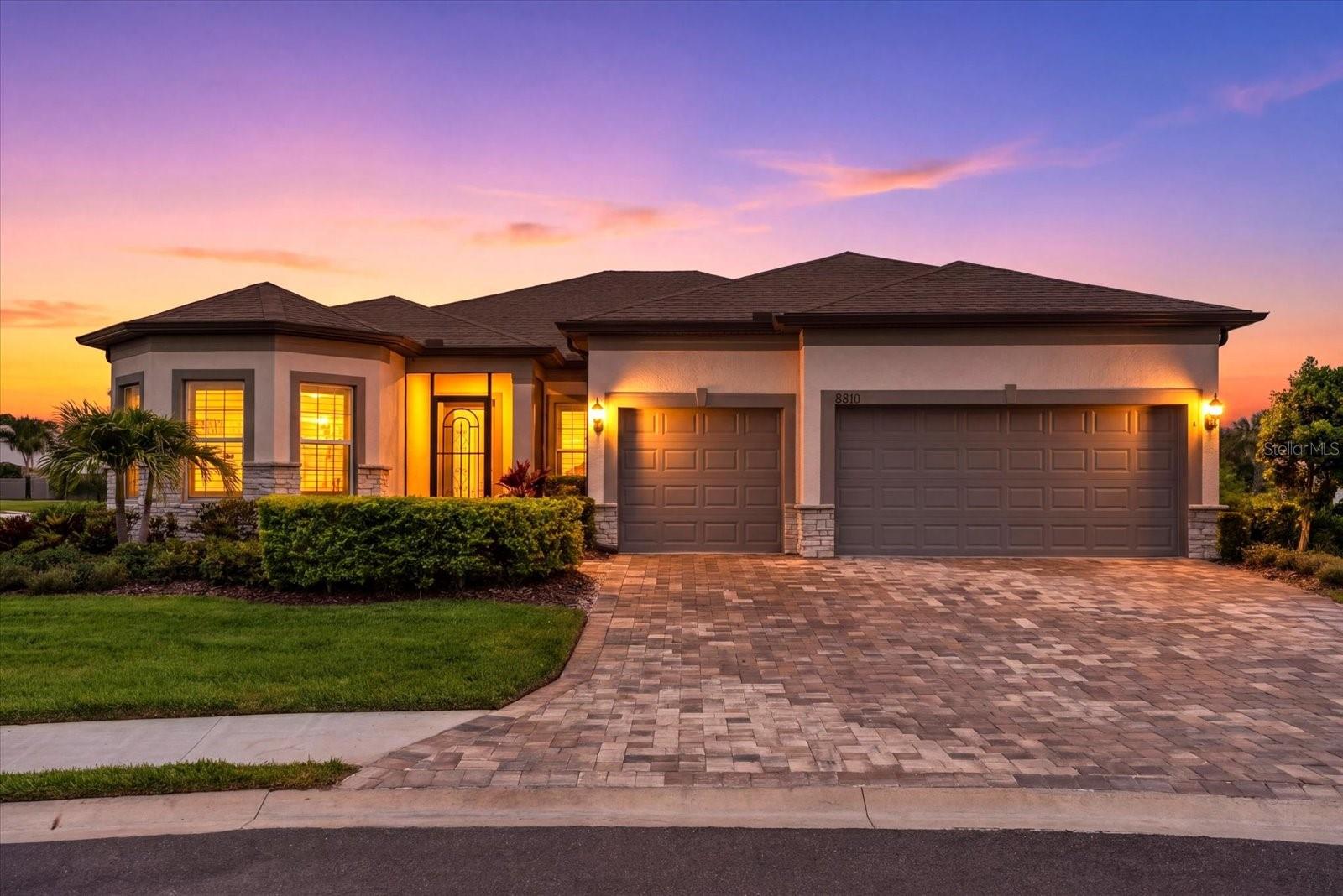 8510 Coastal Palms Glen, FL