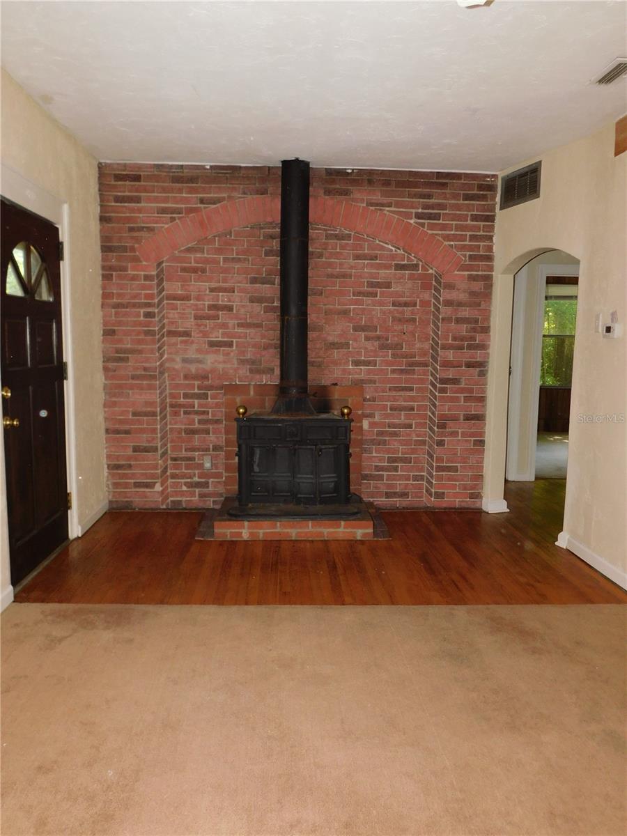 5725 University Avenue, FL