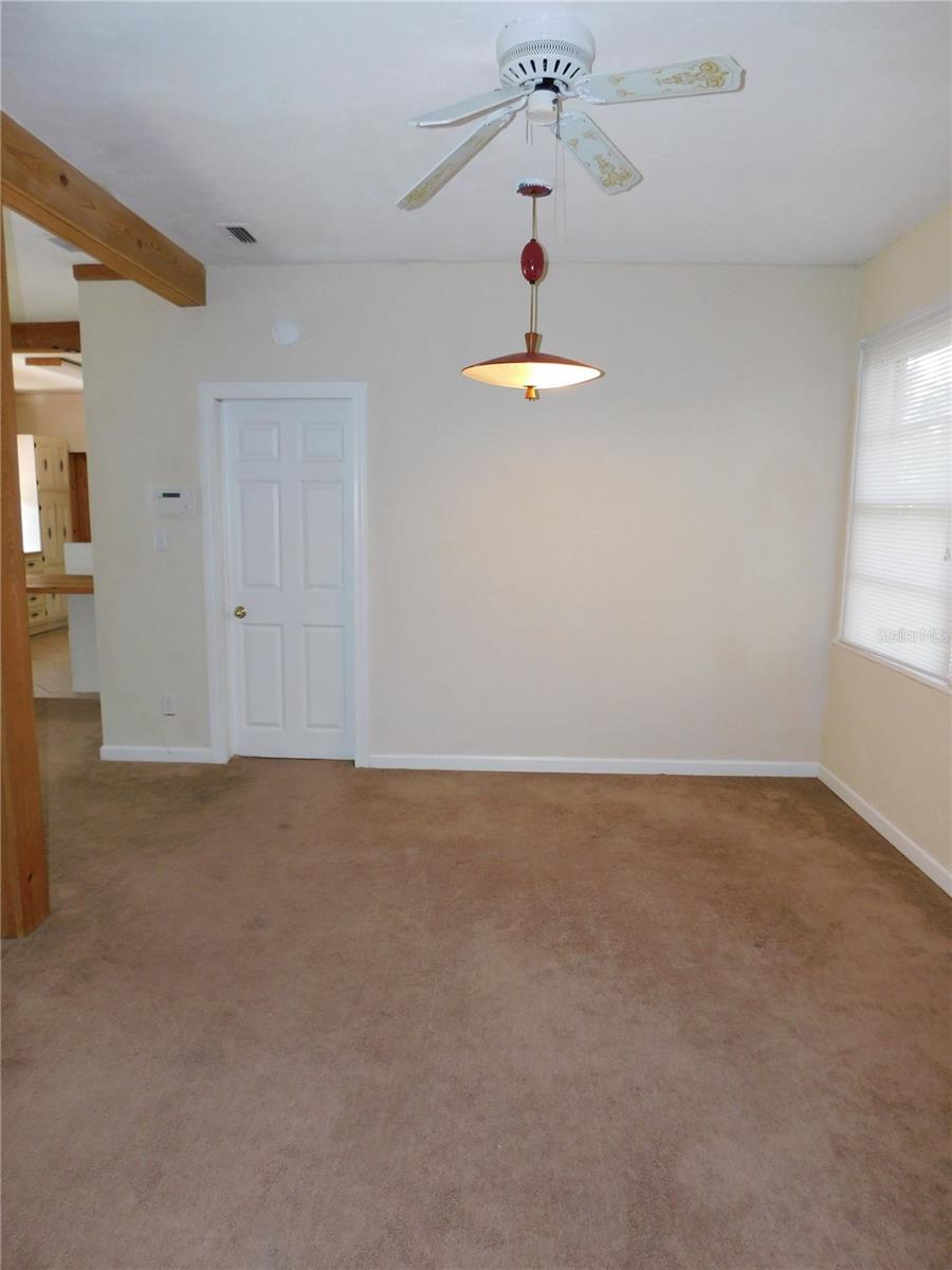 5725 University Avenue, FL