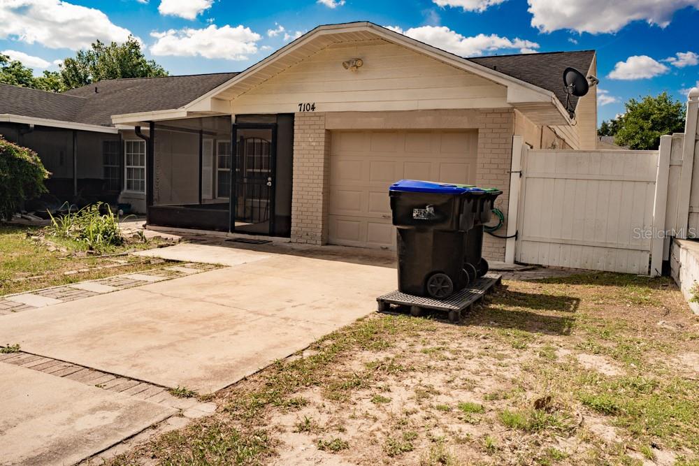 7104 Blue Earth Court, FL