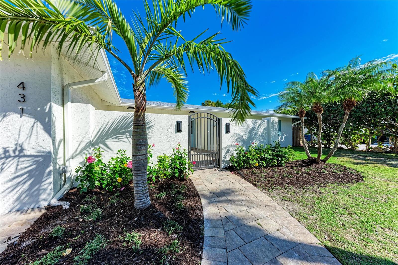 431 Island Circle, FL