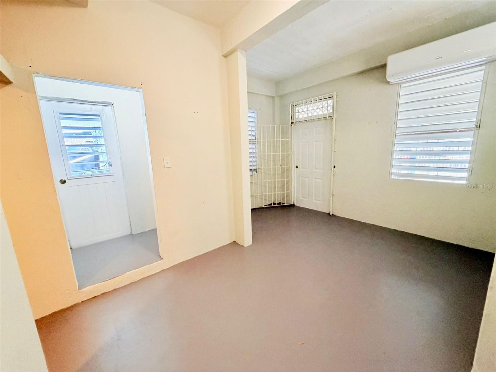 0 Lippitt, PR