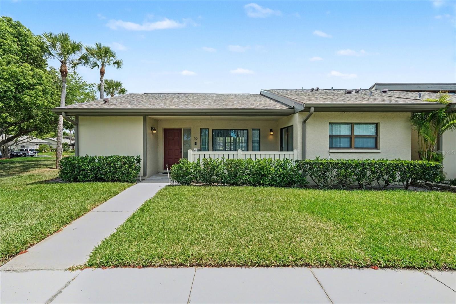 10 Lesley Lane, FL