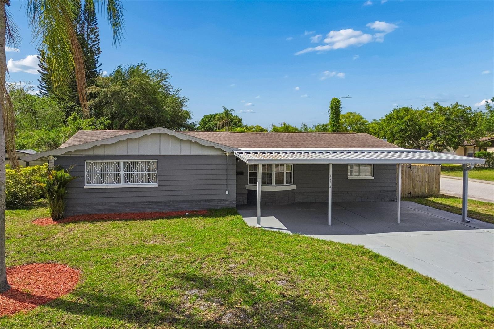 4352 Glissade Dr, FL