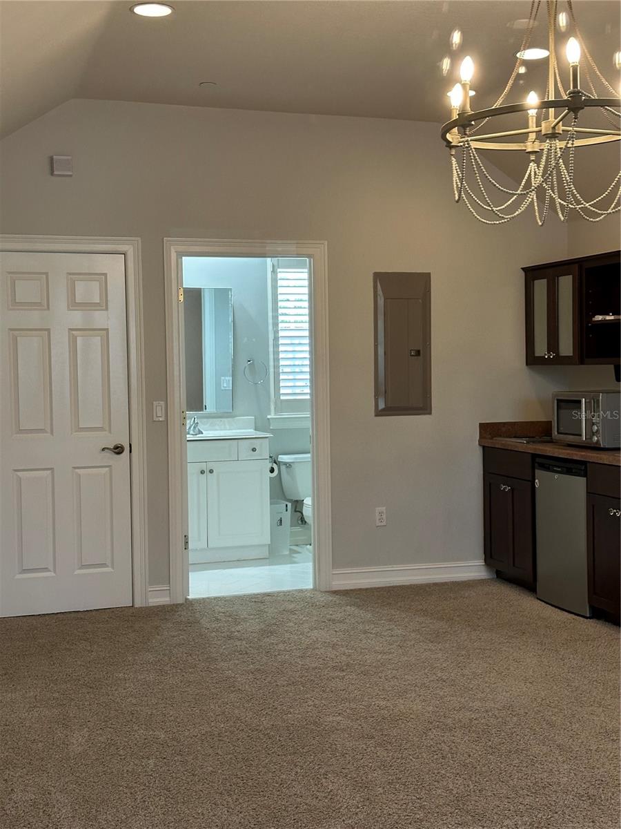 2100 Common Way Road, FL