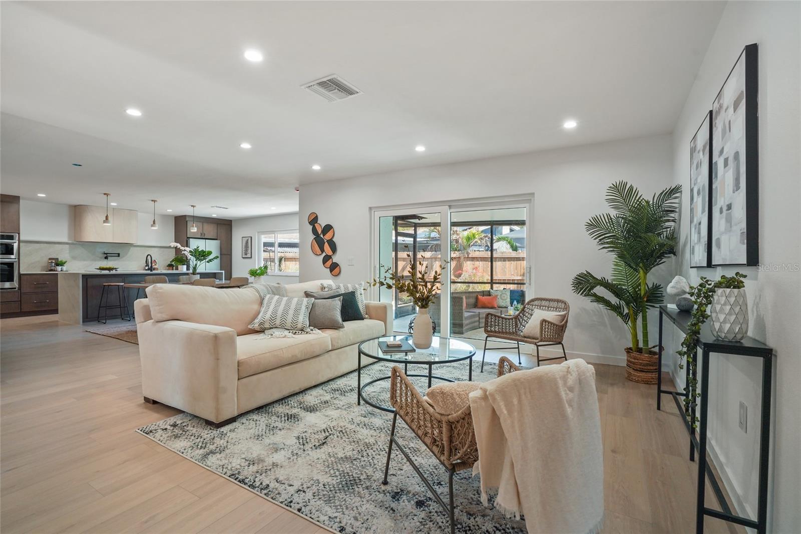 2370 Robyn Court, FL