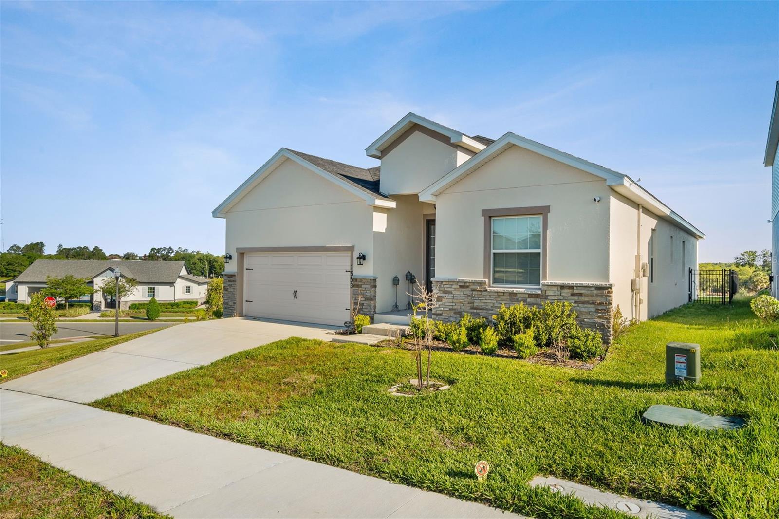1553 Fleur Drive, FL