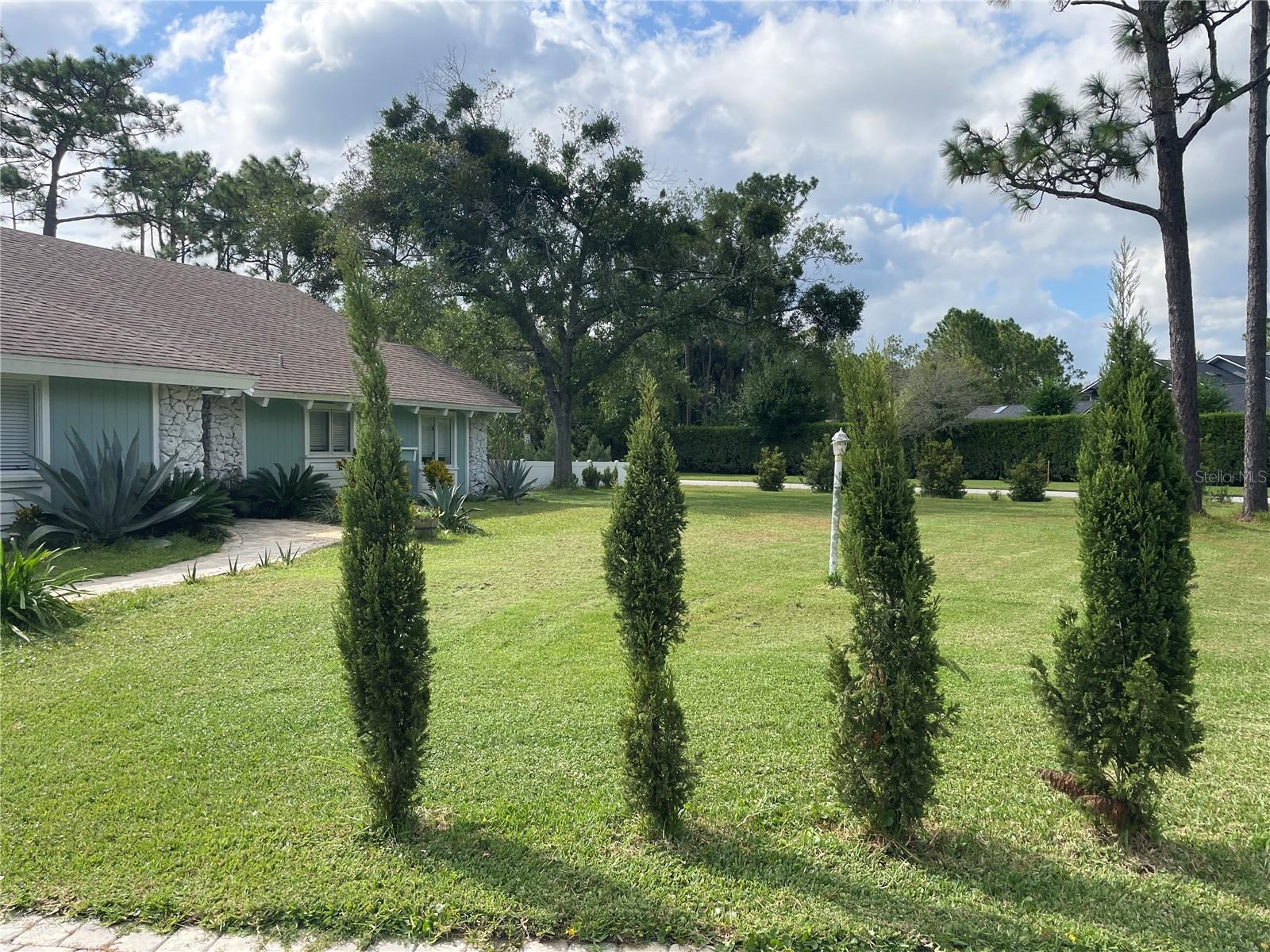 213 Riverbend Road, FL