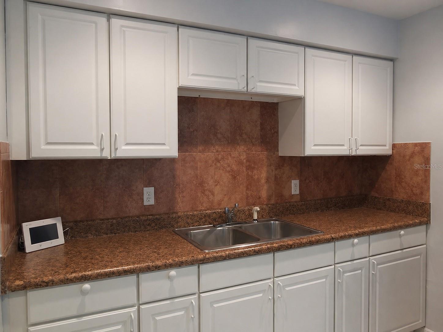 1427 Pleasant Place, FL