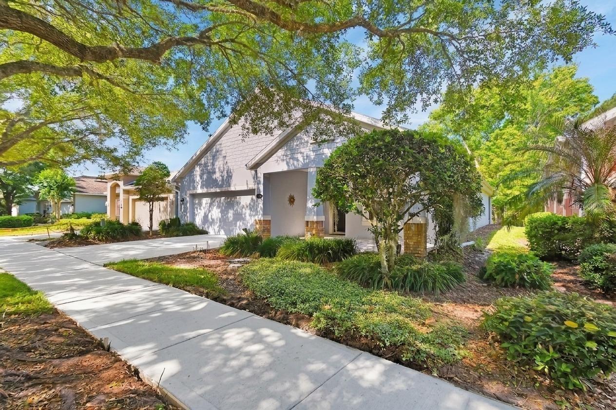 525 Heron Point Way, FL