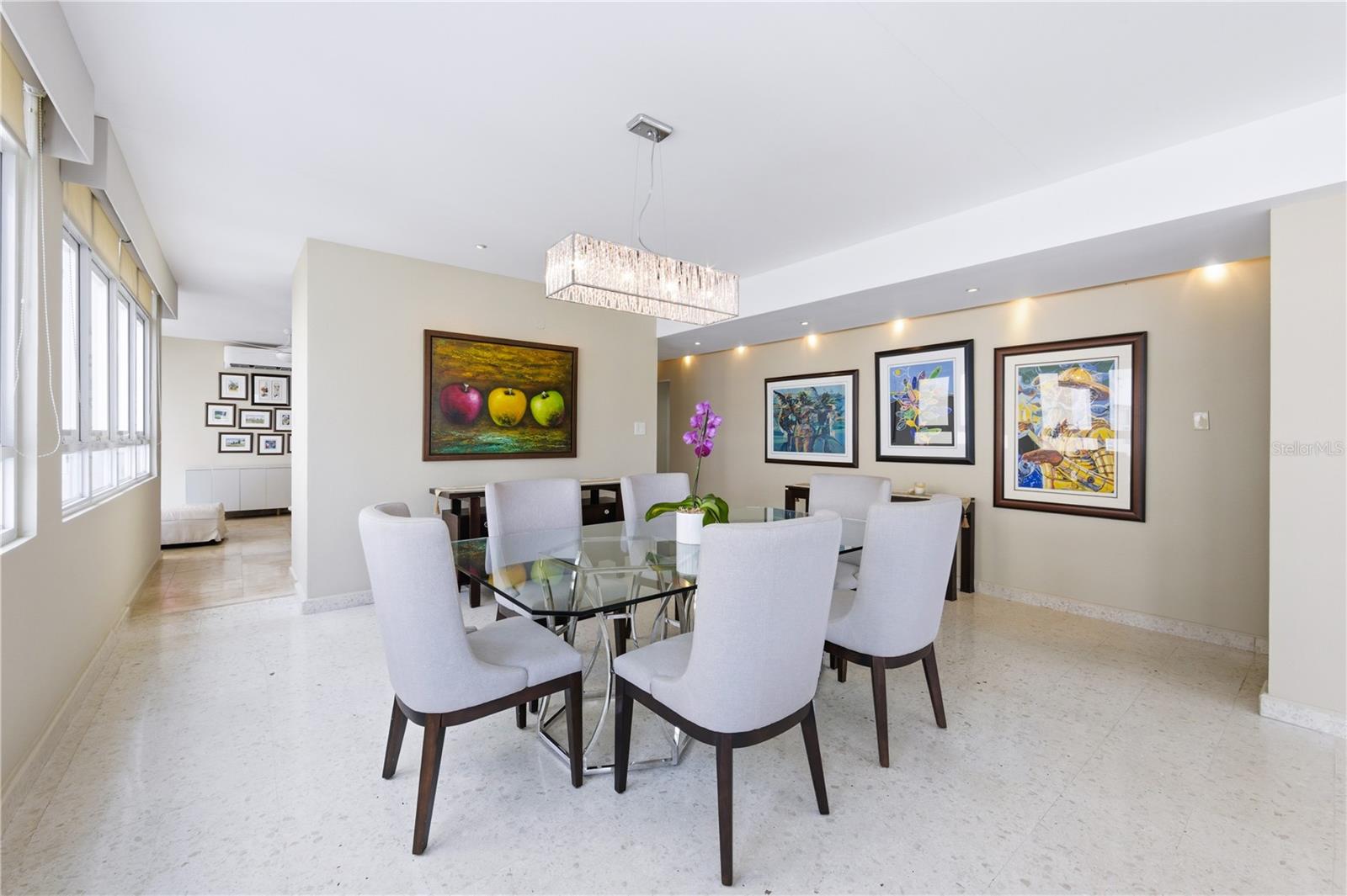 1115 Piccioni, PR