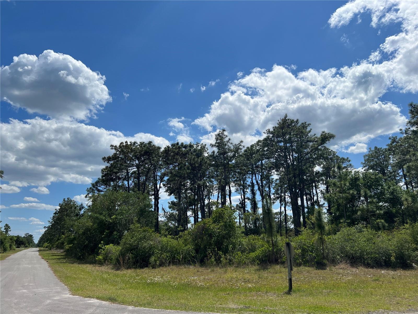 901 Azalea Drive, FL