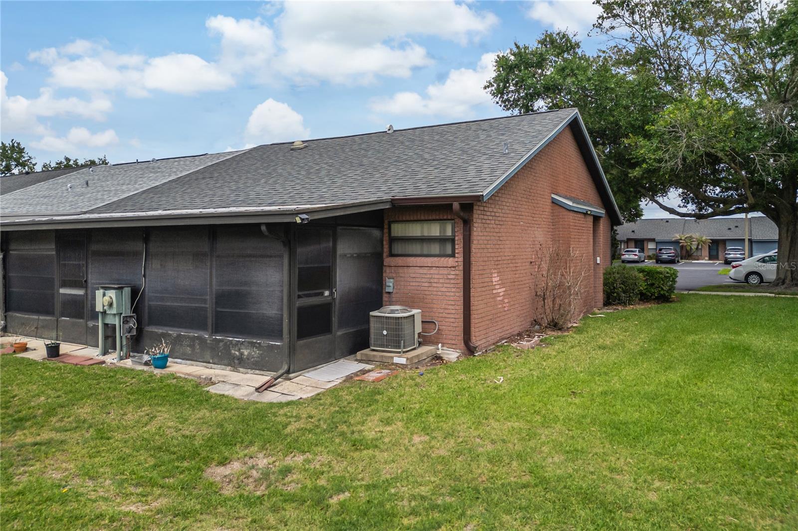 2818 Shannon Oak Court, FL