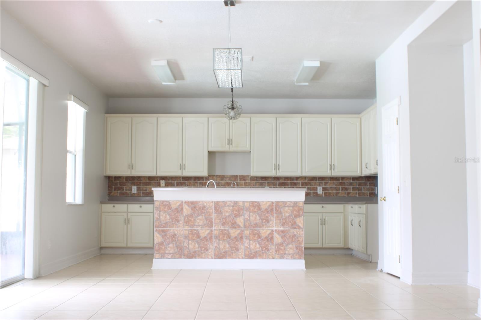 1338 Blackwater Pond Drive, FL