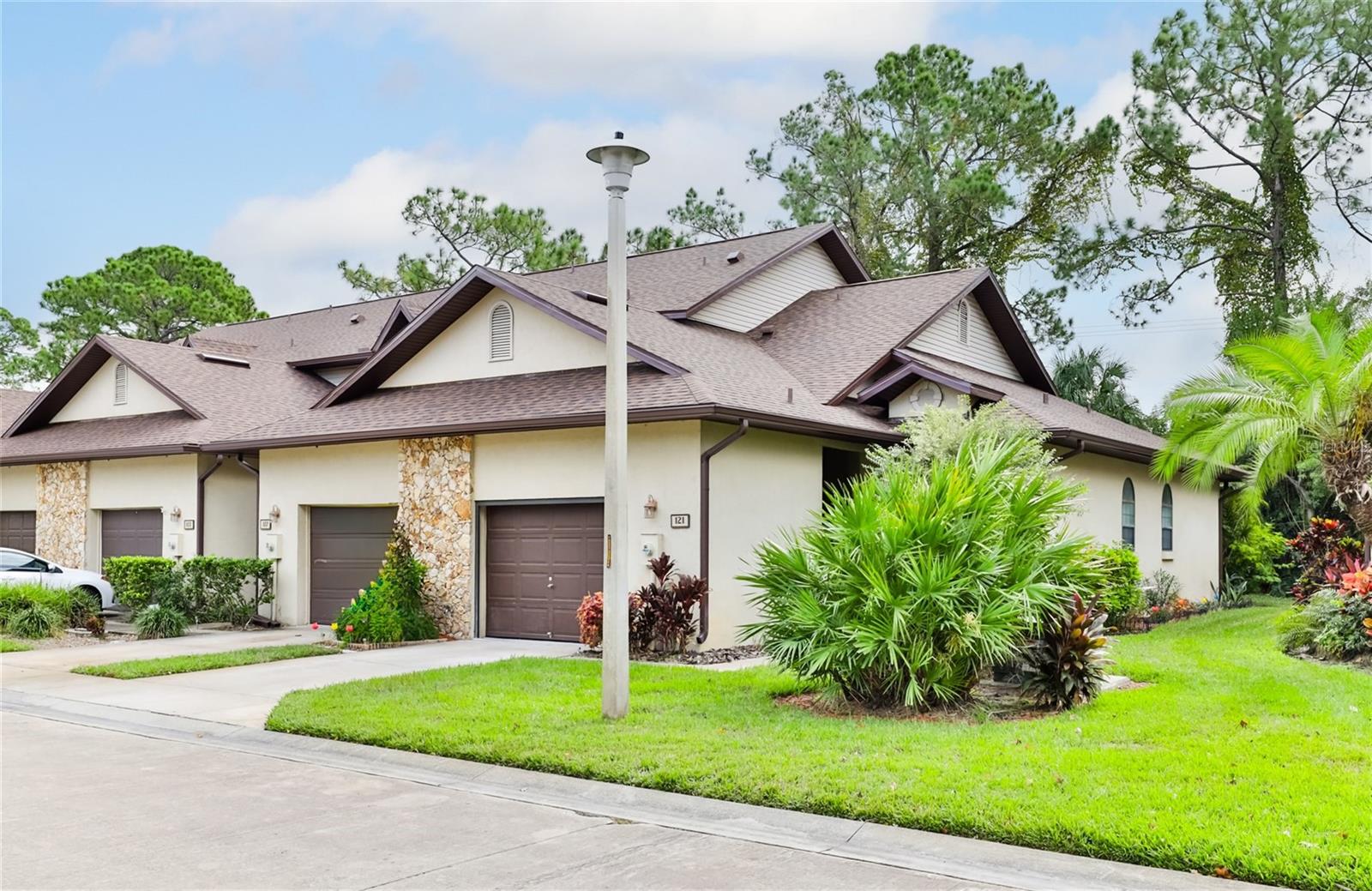 121 Dovecote Lane, FL