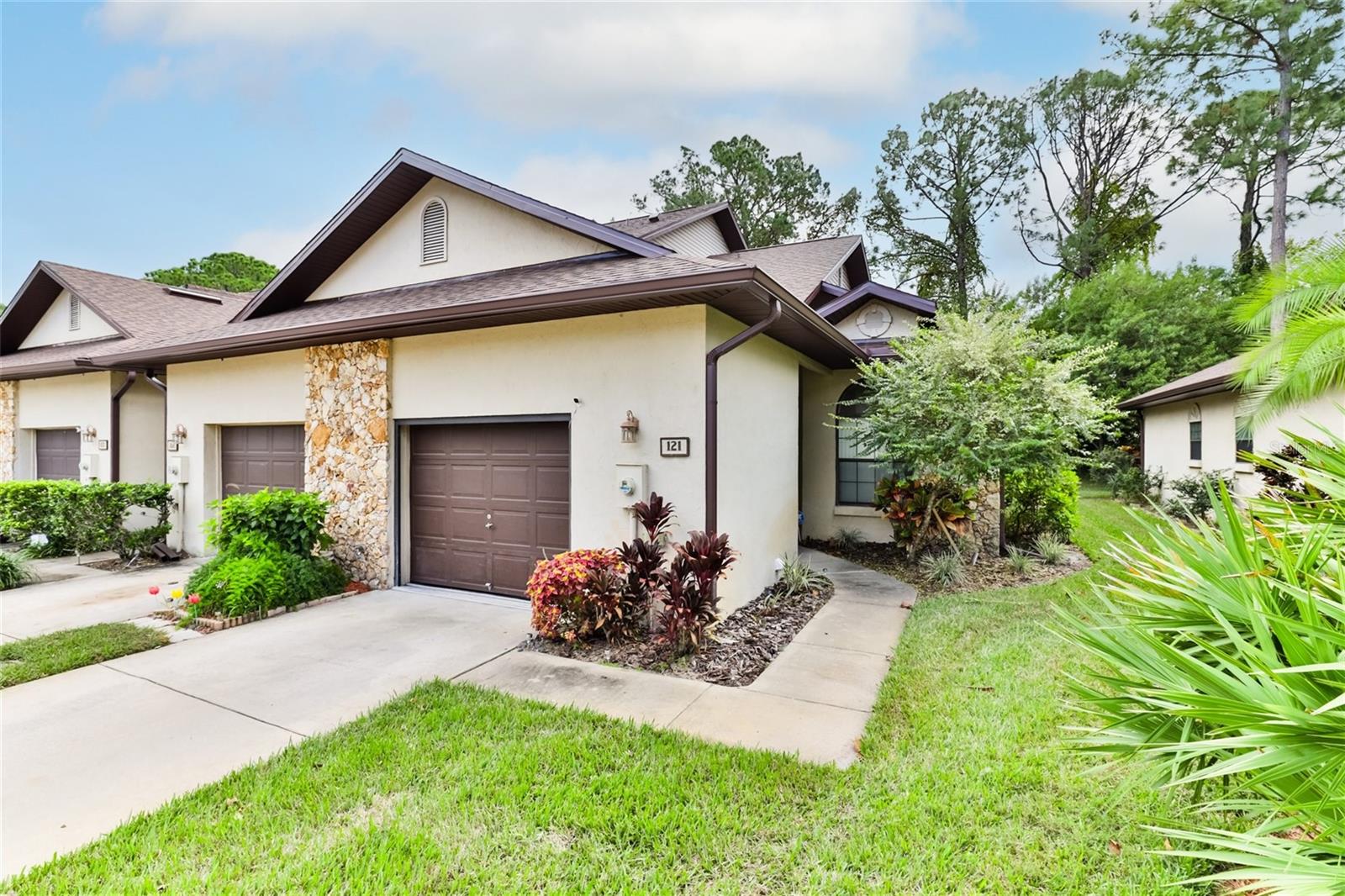 121 Dovecote Lane, FL