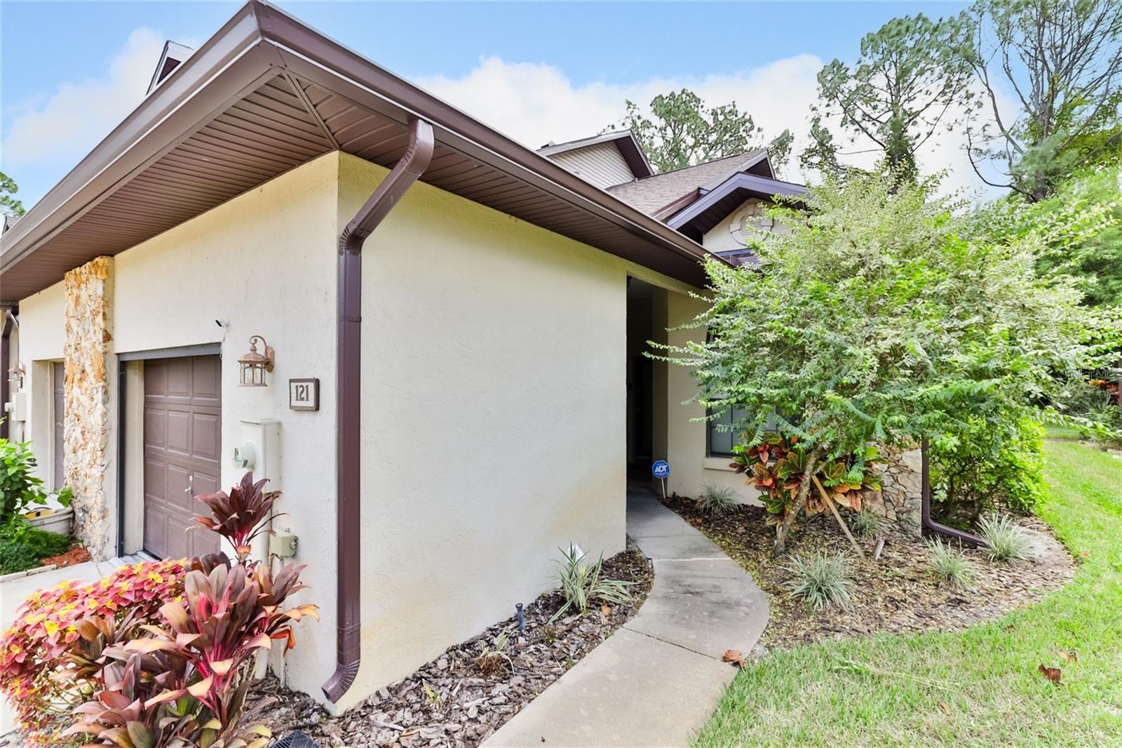 121 Dovecote Lane, FL