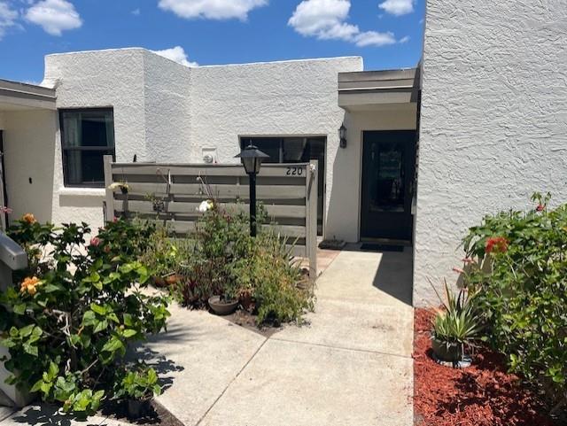 220 Lakewood Drive, FL